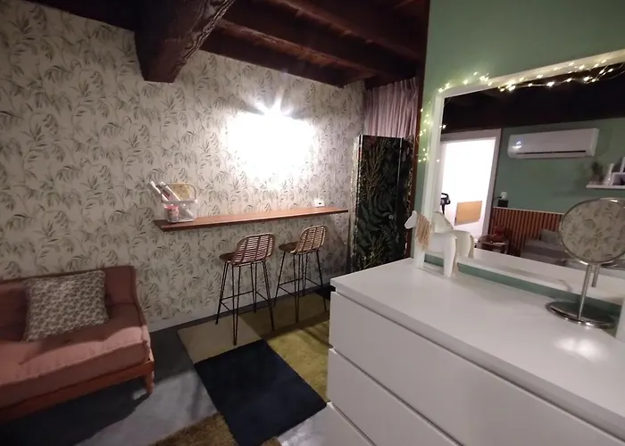 Apartament Carillon House *